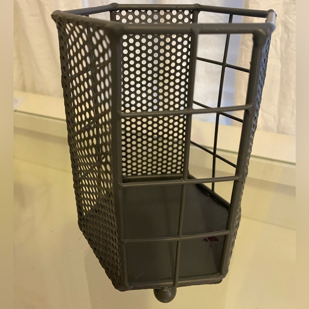 Robely pen holder